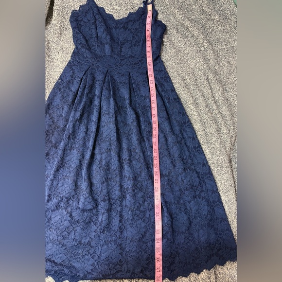 Chic Navy Lace Midi Dress Size M - Picture 5 of 10